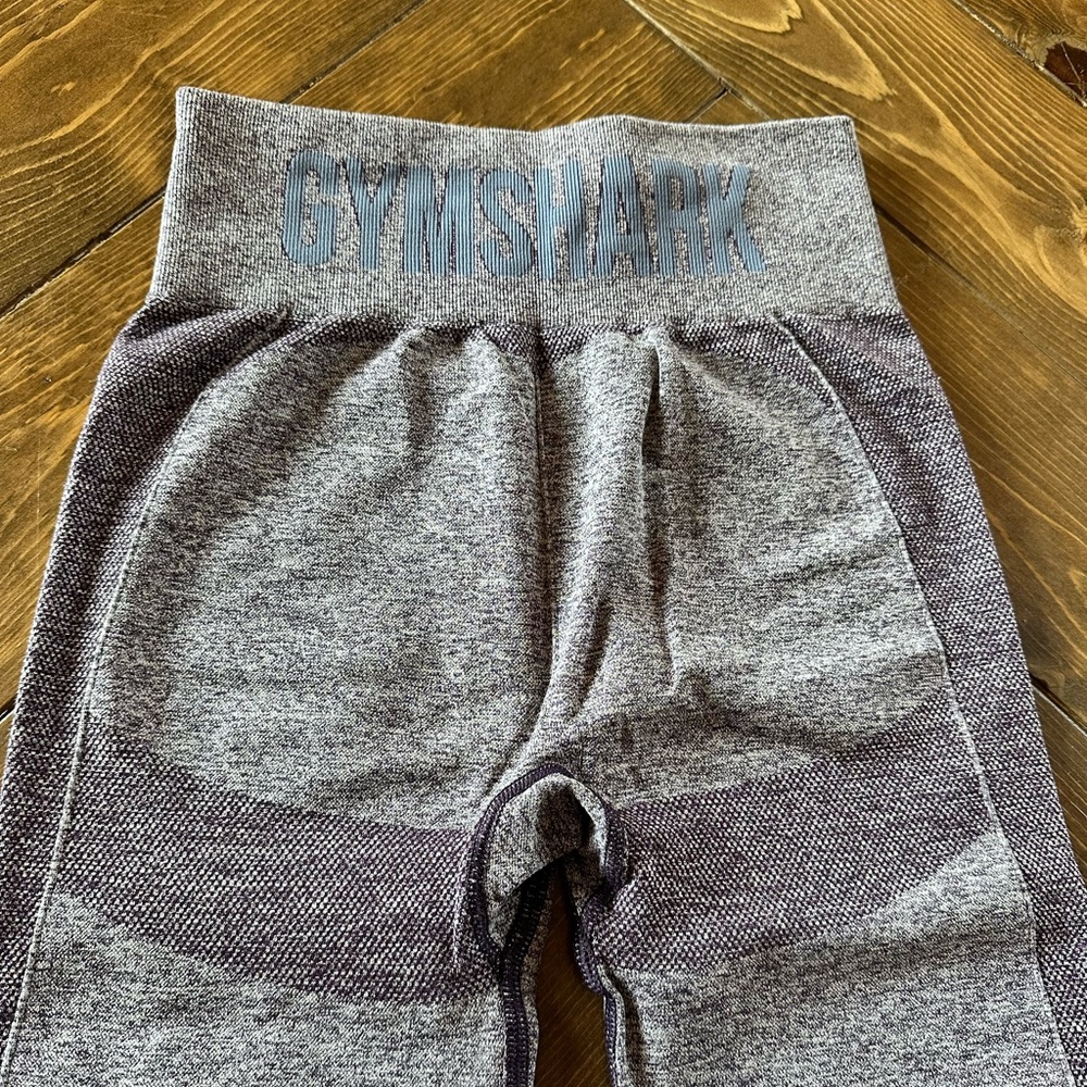 Women’s gym shark size small purple workout leggings